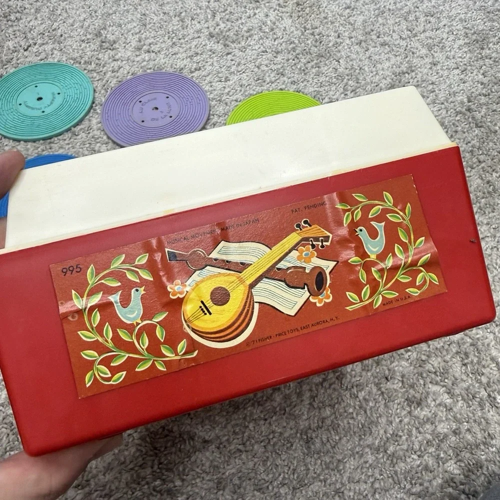Vintage 1971 Fisher Price Music Box Record Player Toy 5 Record Disks 995 Works